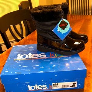 Brand new with tags - Totes kids - girls - warm - winter boots - black - size 6M